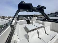 Evo Yachts R6 - фото 10