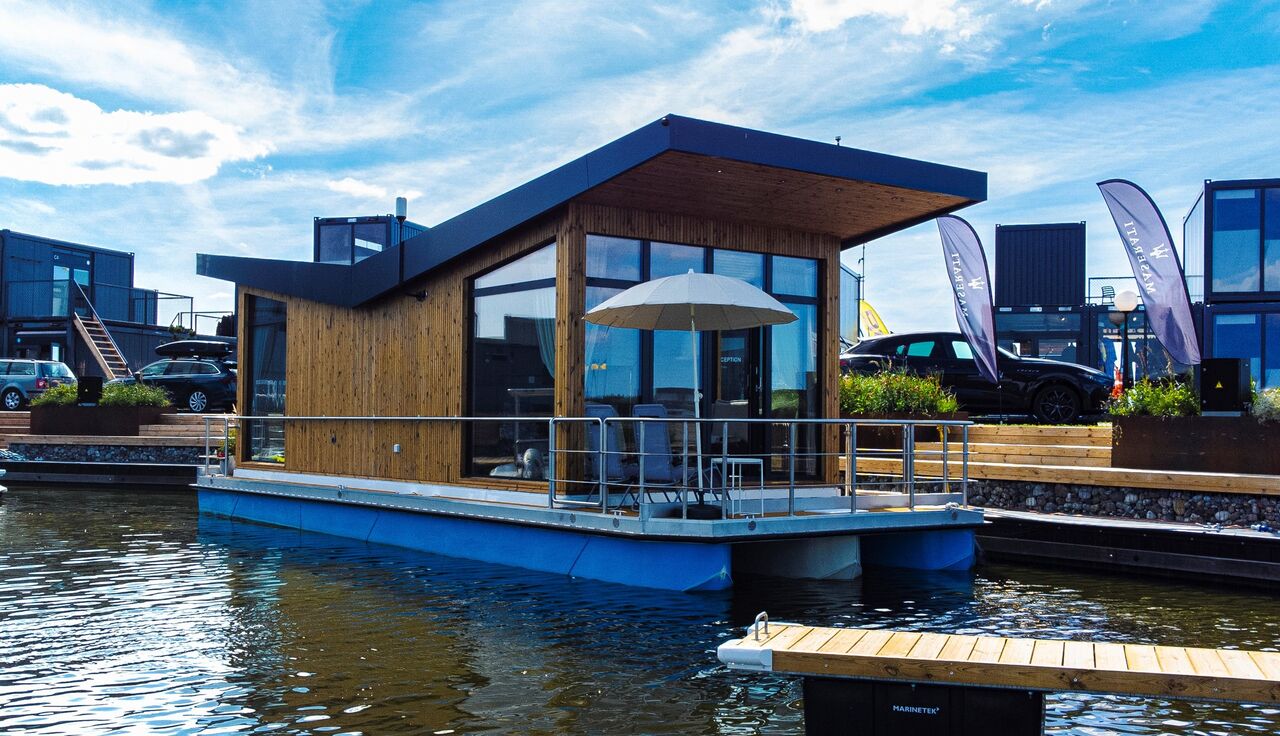 Twin Vee Butterfly Houseboat