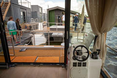 Twin Vee Butterfly Houseboat - image 6