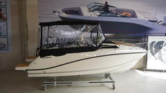 Quicksilver Activ 555 Cabin mit 80 PS Lagerboot - picture 1