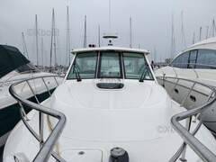 Boston Whaler 345 Conquest Superb unit in near new - image 2