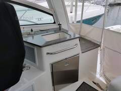 Boston Whaler 345 Conquest Superb unit in near new - image 10