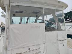 Boston Whaler 345 Conquest Superb unit in near new - image 9
