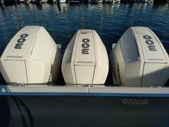 Boston Whaler 345 Conquest Superb unit in near new - image 6