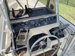 Boston Whaler Outrage 25 - picture 8