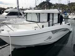 Bénéteau Barracuda 8 NEAR NEW Boat, Fusion HP 200 - picture 3