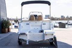 Quicksilver Activ 555 Open (MY2023) - picture 4