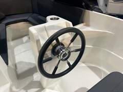 Topcraft 565 Tender - picture 6