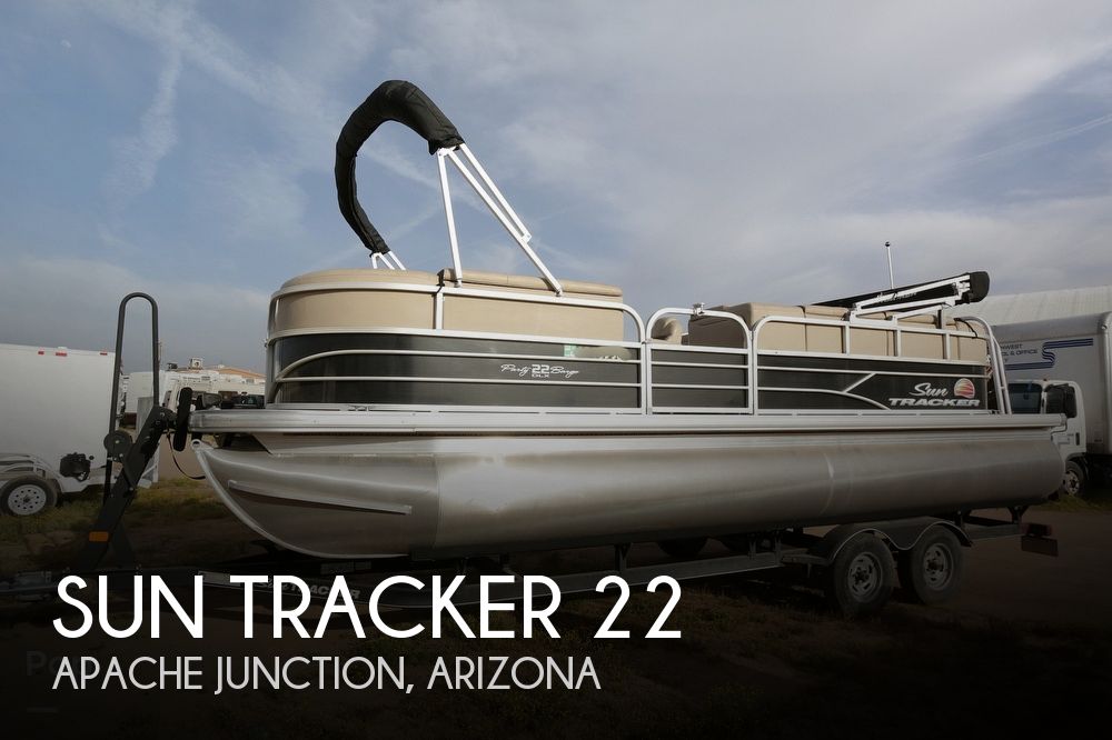 Sun Tracker Party Barge 22dlx