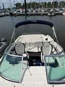 Sea Ray 220 Overnighter - picture 6