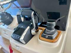 Boston Whaler Outrage 360 - immagine 9