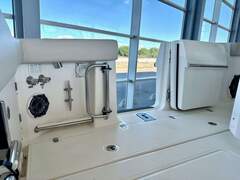Boston Whaler Outrage 360 - picture 5