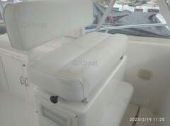 Cabo 32 Express i:T-Top Total Closing Awnings - picture 10