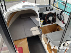 Texas 646 Pilothouse Boat - picture 9