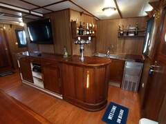 Tugboat Motor Yacht - picture 4