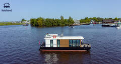 Homeship Lotus Navigator 14 Houseboat - image 2