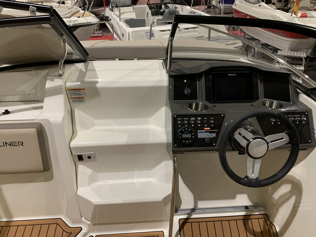 Bayliner VR 5 C Vorführboot - Bild 3
