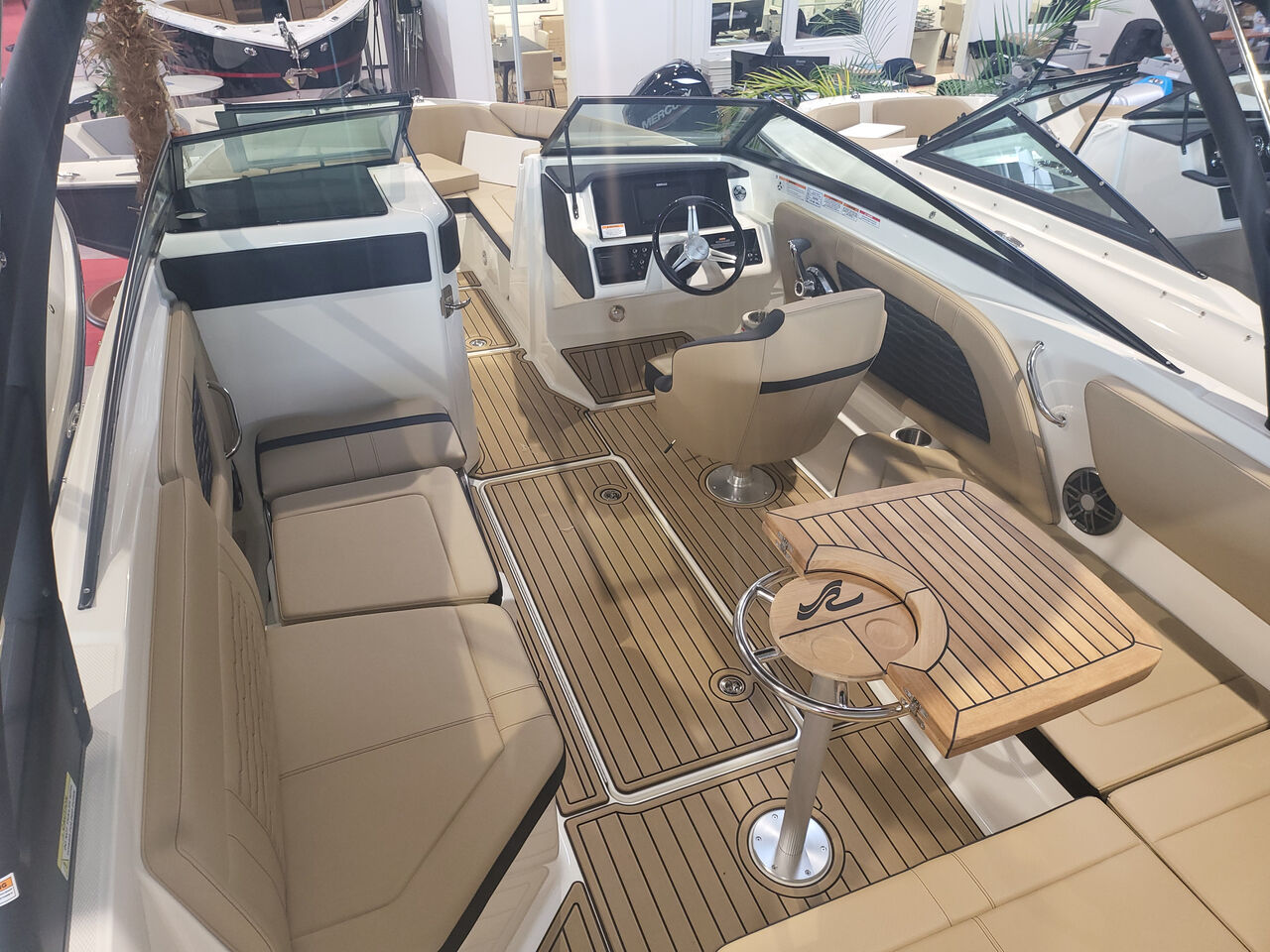 Sea Ray 230 SPXE - picture 2