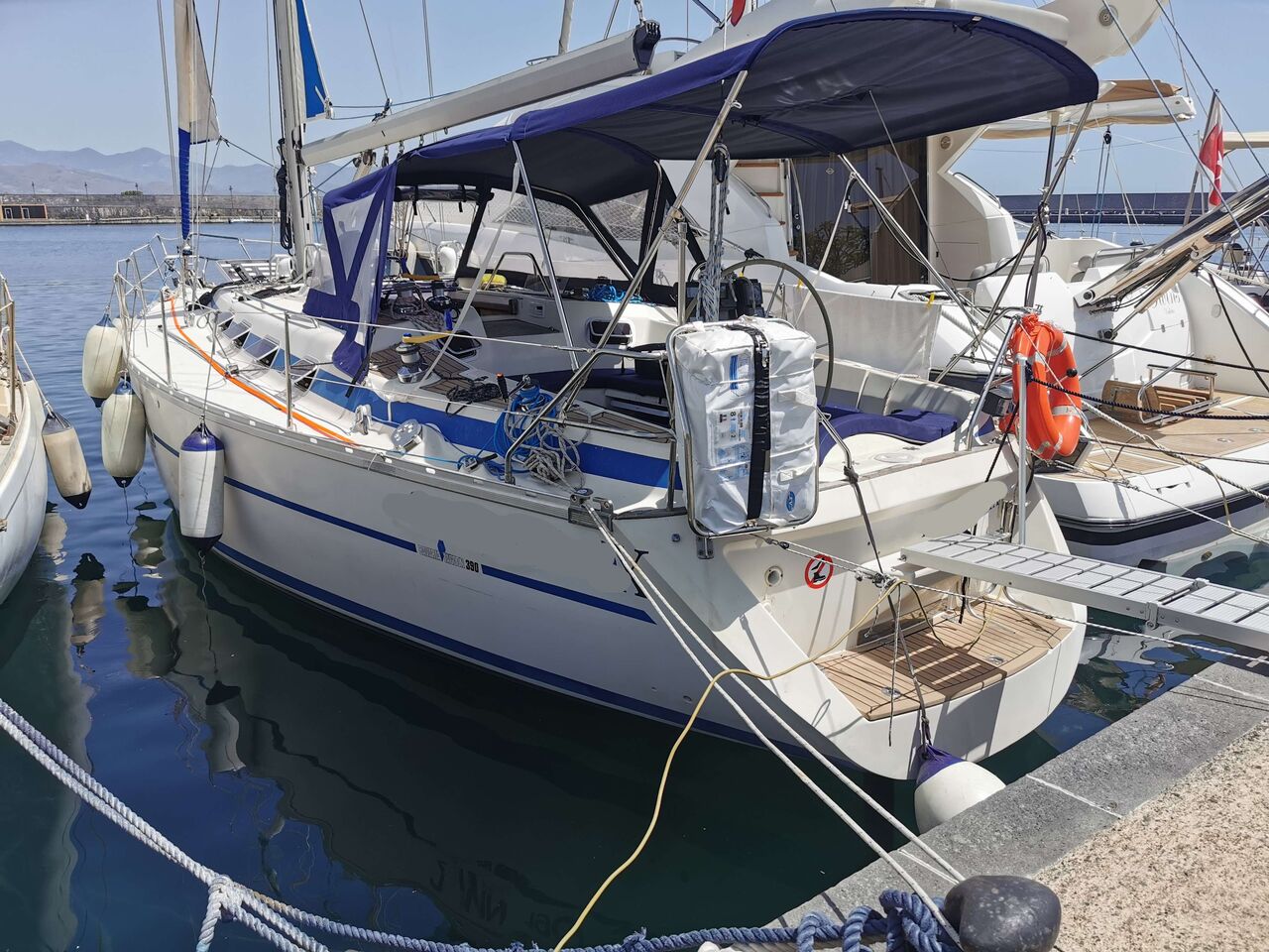 Bavaria 390 Lagoon (sailboat) for sale