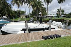 Astondoa 377 Coupe Outboard - image 8