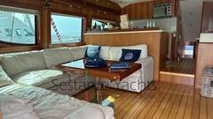Hatteras 64 Convertible - picture 7