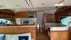 Hatteras 64 Convertible - picture 6