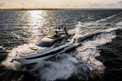 Galeon 700 Skydeck - picture 2