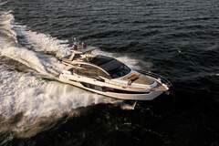 Galeon 700 Skydeck - picture 4