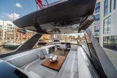 Galeon 700 Skydeck - picture 10