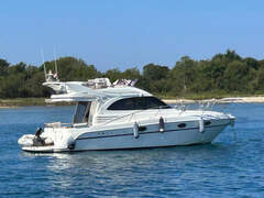 Galeon 330 Fly - picture 1