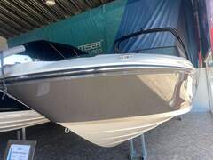 Sea Ray 230 SPX - picture 1