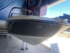 Sea Ray 230 SPX - picture 2