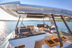 Fountaine Pajot Power 67 - picture 7