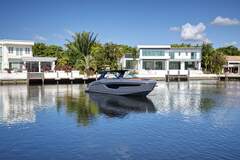 Cruisers Yachts 38 GLS - picture 10