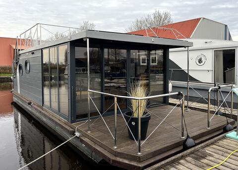 Per Direct Campi 400 Houseboat (special Design)