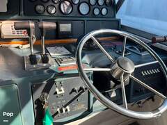Sea Ray 390 Express Cruiser - picture 8