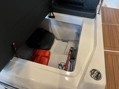 Topcraft 627 Tender - picture 9