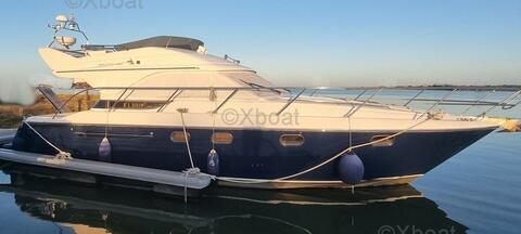 Princess 430 Flybridge in Perfect condition.Many Works