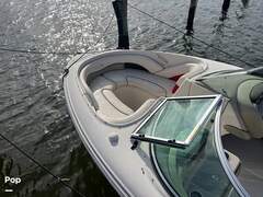 Sea Ray 220 Select - picture 8