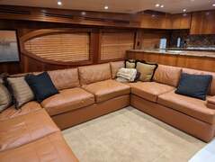 Hatteras 68 Convertible - picture 5