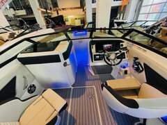 Sea Ray 230 SPX - picture 6
