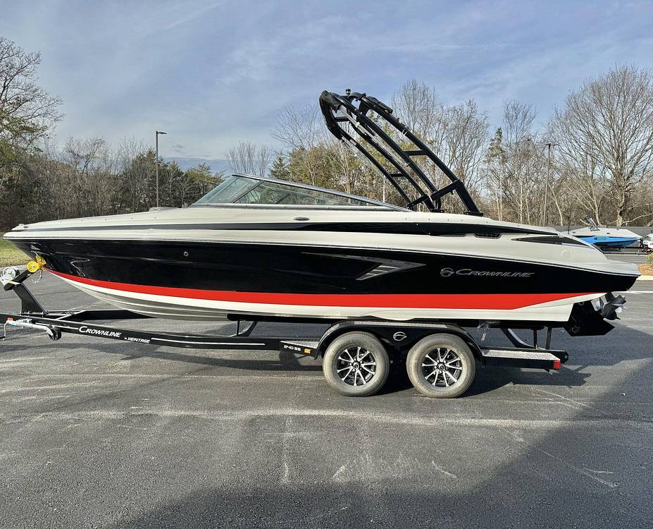 Crownline 240 SS - picture 3