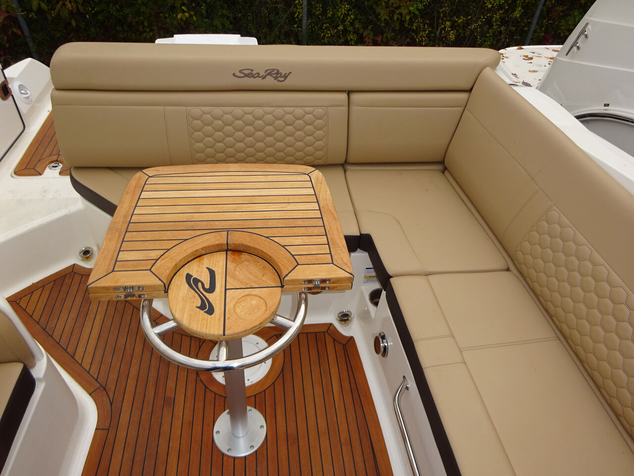 Sea Ray 270 SDXE - picture 2