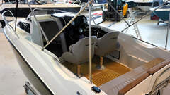 Quicksilver Activ 555 Cabin mit 80 PS Lagerboot - fotka 6
