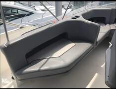 Cruisers Yachts 4280 Express Bridge - picture 8
