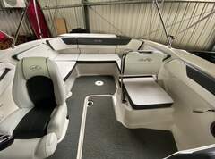 Sea Ray 210 SPXE & Trailer (GEBRAUCHT) - picture 6