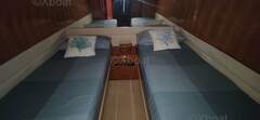 VZ 18 : Internal Staircase to Reach the Flybridge - picture 10