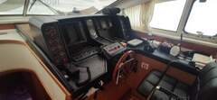 VZ 18 : Internal Staircase to Reach the Flybridge - picture 4