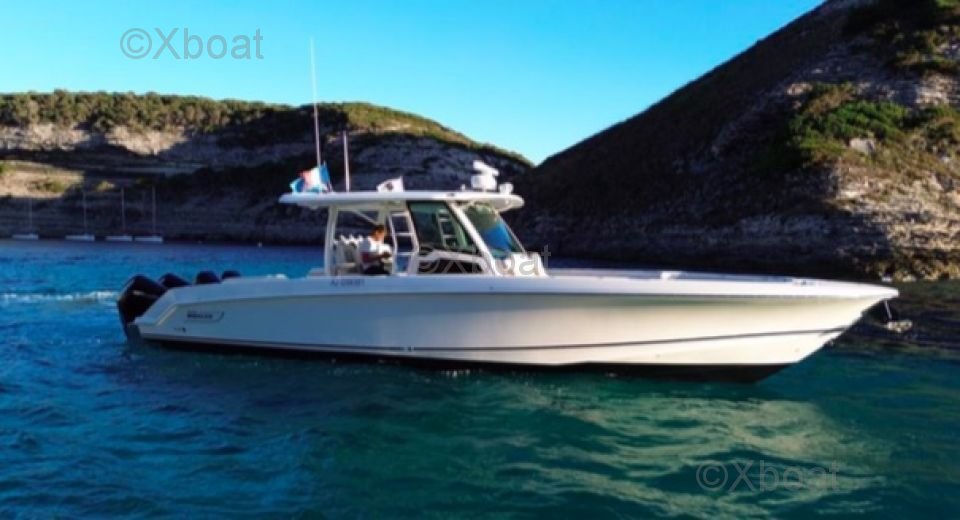 Boston Whaler 380 Outrage Model 2023: 4 Still a - picture 2