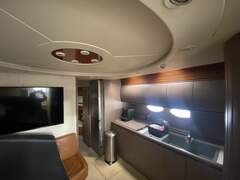 Pershing 54 - picture 9